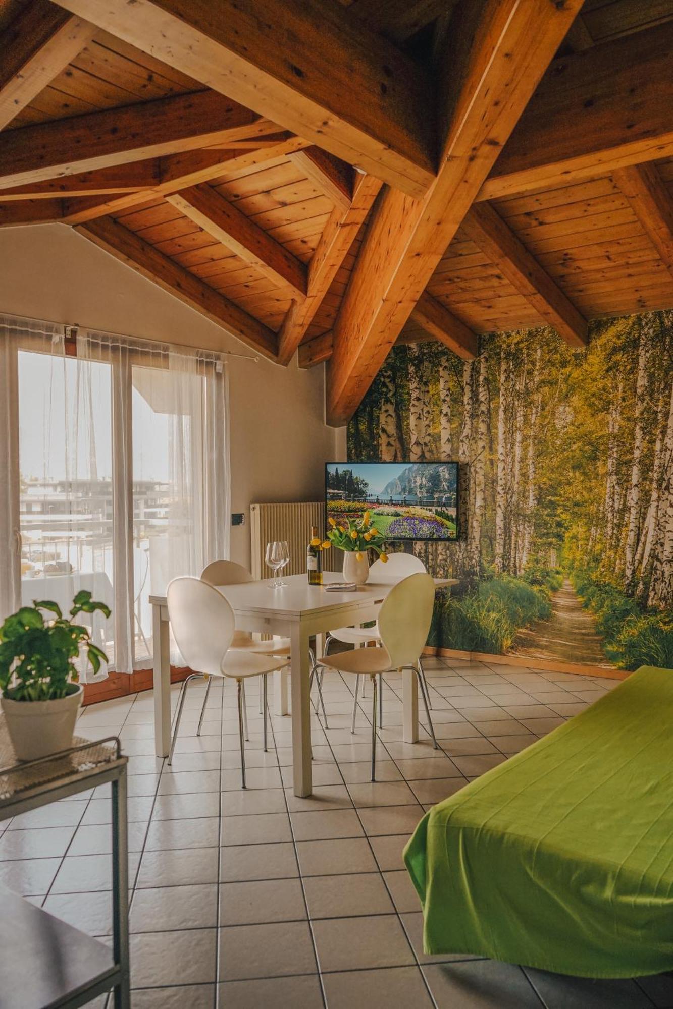 Appartamento Betulla - Peaceful & Happy Stay Рива дел Гарда Екстериор снимка